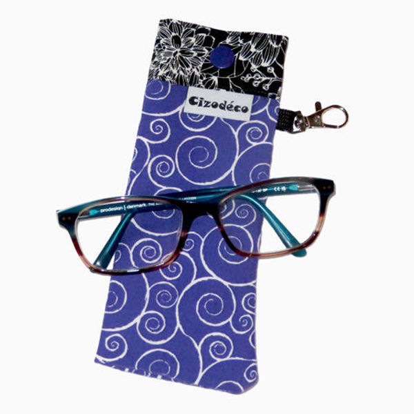 Picture of Eyeglass Case - Purple Swirls