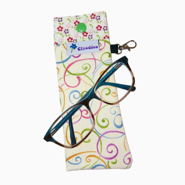 Picture of Eyeglass Case - Curled