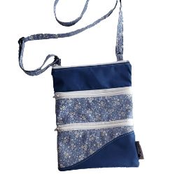 Image de Sac à bandoulière - Petites fleurs sur bleu (3 pochettes)